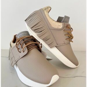 ESSEutESSE Fringe Leather Sneakers